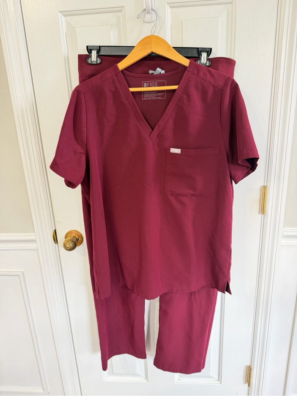 FIGS Womens Scrub Set Burgundy Catarina Top XL Livingston Pants XL Medical flaw